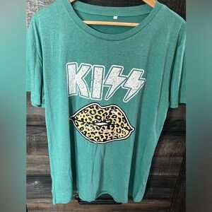 Kiss short sleeve tshirt with leopard lips, size XL
